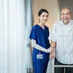 Pflegedienst ohne Pflegegrad Frankfurt berät Angehörige zur Hilfe zu Hause